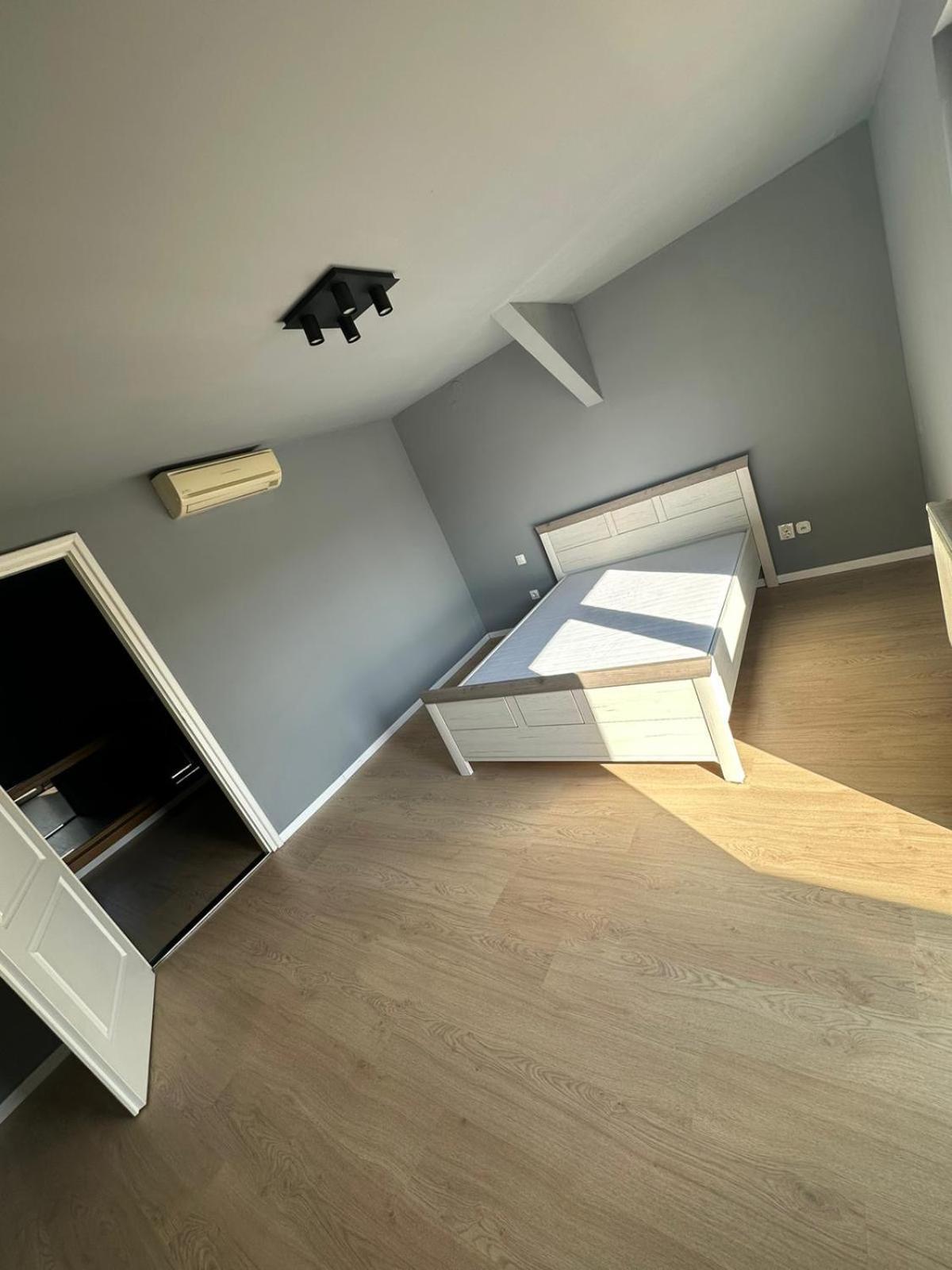 Апартаменти Luxury Duplex In The Center.